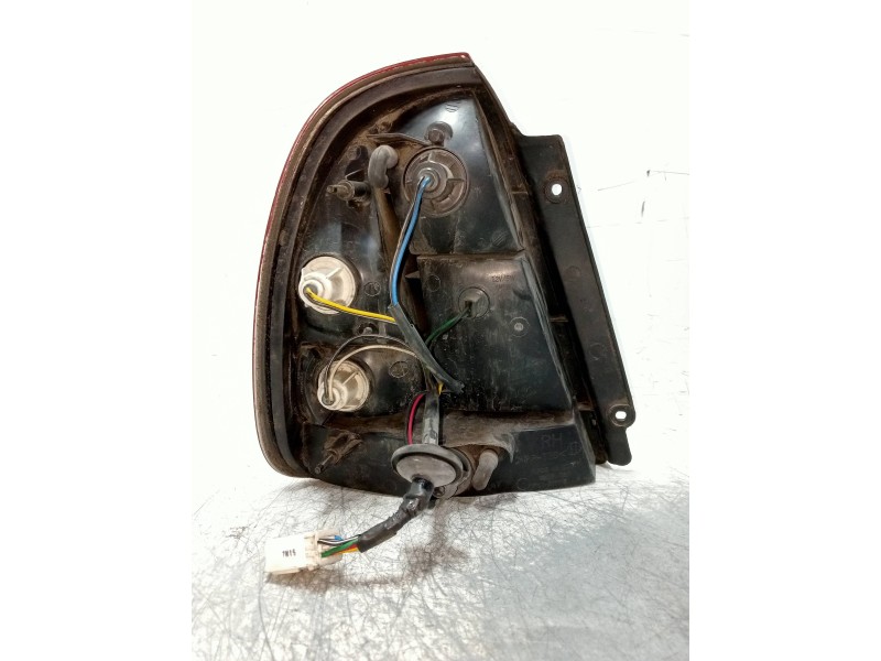 Recambio de piloto trasero derecho para daewoo nubira berlina 1.6 cat referencia OEM IAM   