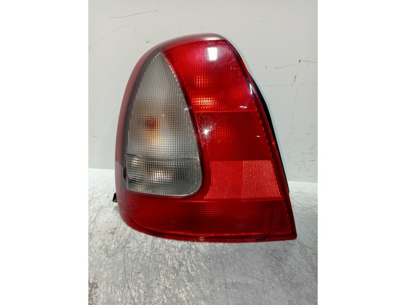 Recambio de piloto trasero izquierdo para daewoo nubira berlina sx (1999) referencia OEM IAM 0311000731  