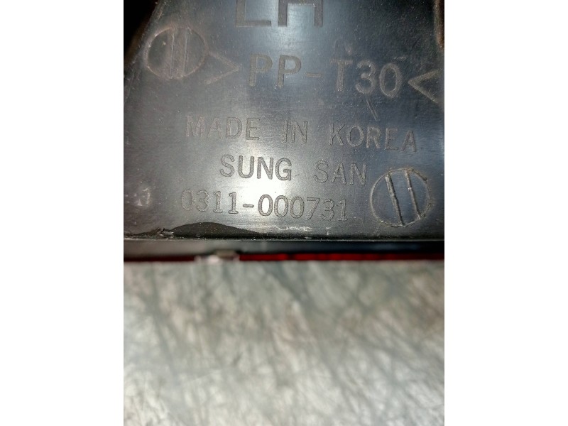 Recambio de piloto trasero izquierdo para daewoo nubira berlina sx (1999) referencia OEM IAM 0311000731  