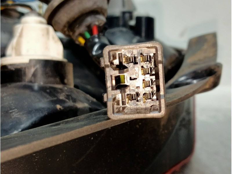Recambio de piloto trasero derecho para daewoo nubira berlina 1.6 cat referencia OEM IAM   