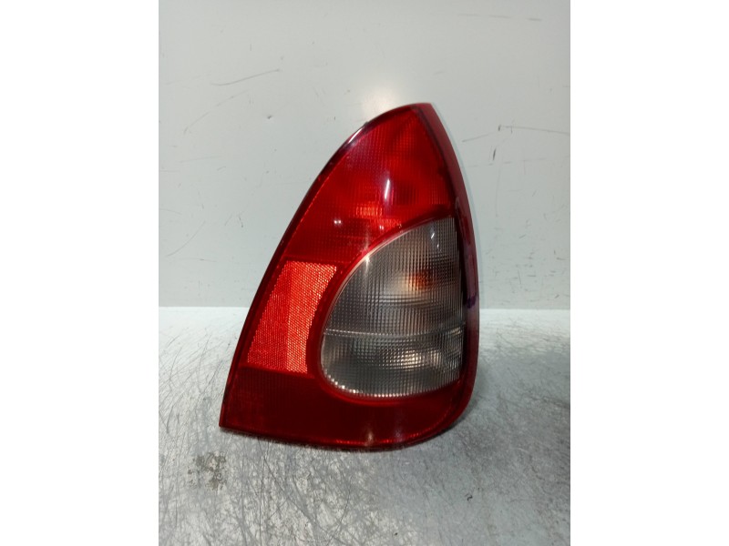 Recambio de piloto trasero derecho para daewoo nubira berlina 1.6 cat referencia OEM IAM   