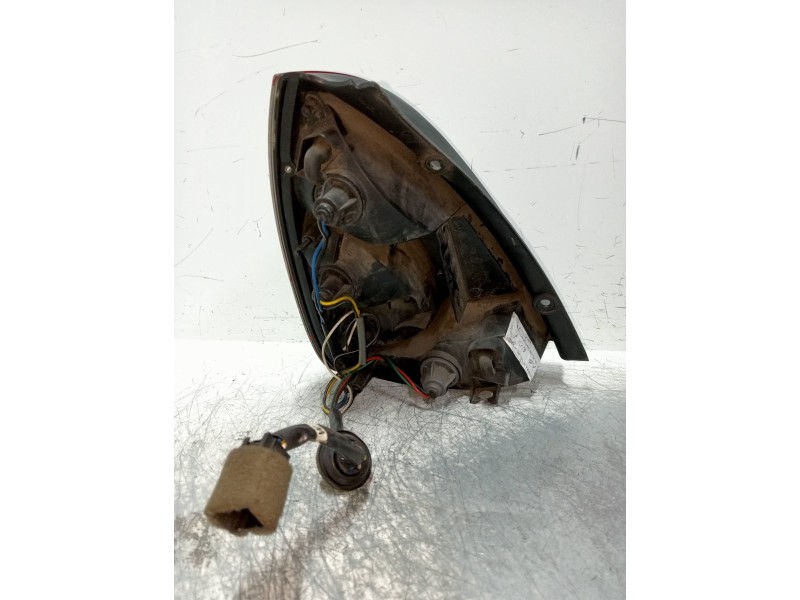 Recambio de piloto trasero derecho para daewoo nubira berlina 1.6 cat referencia OEM IAM   