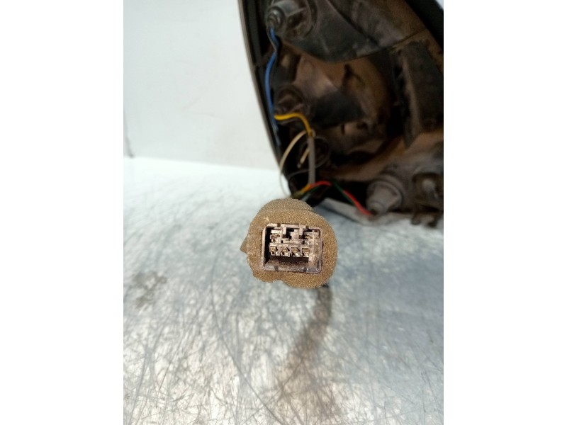 Recambio de piloto trasero derecho para daewoo nubira berlina 1.6 cat referencia OEM IAM   