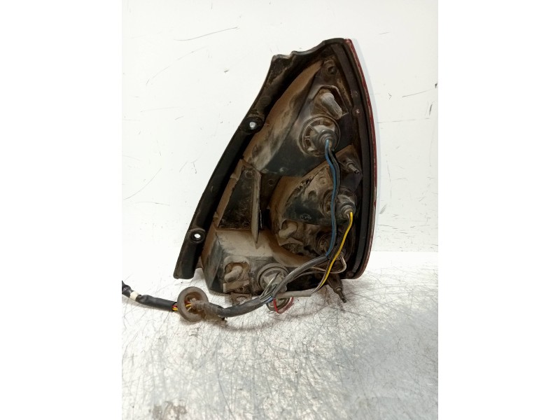 Recambio de piloto trasero izquierdo para daewoo nubira berlina referencia OEM IAM    Recambio de piloto trasero izquierdo para daewoo nubira berlina referencia OEM IAM