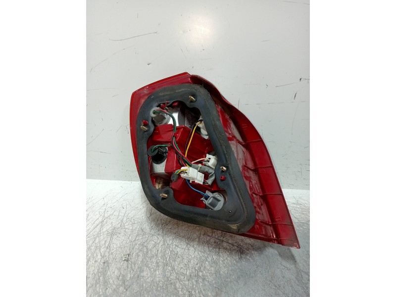 Recambio de piloto trasero derecho para daewoo nubira berlina 1.6 cat referencia OEM IAM   