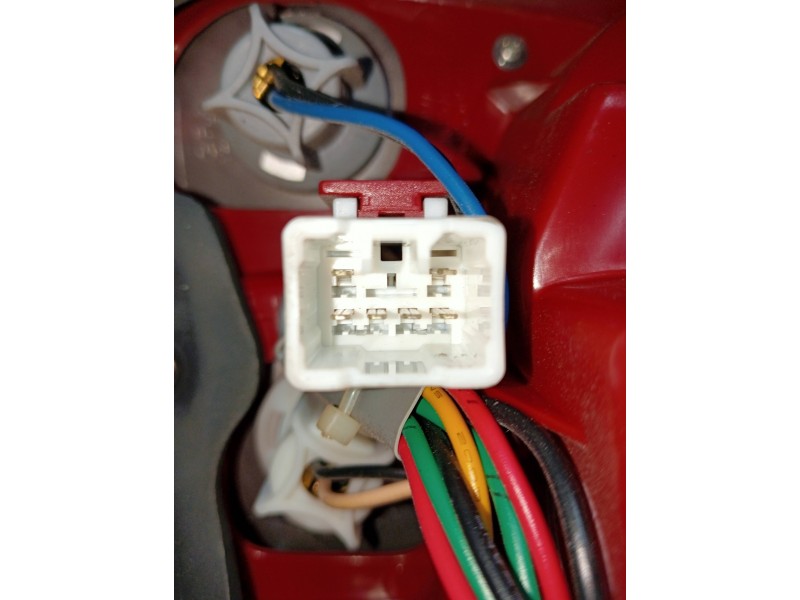 Recambio de piloto trasero derecho para daewoo nubira berlina 1.6 cat referencia OEM IAM   