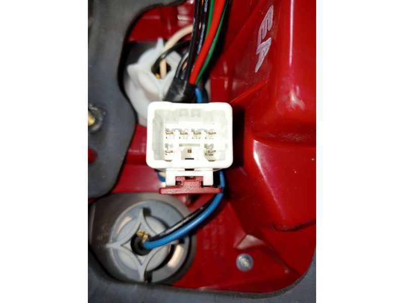 Recambio de piloto trasero izquierdo para chevrolet nubira berlina cdx referencia OEM IAM   