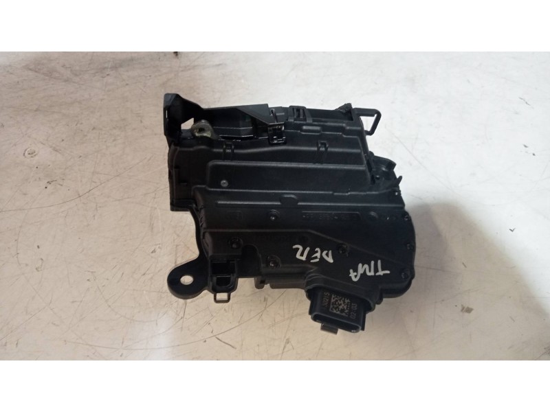 Recambio de motor cierre centralizado trasero derecho para renault captur helly hansen referencia OEM IAM 805027072R  