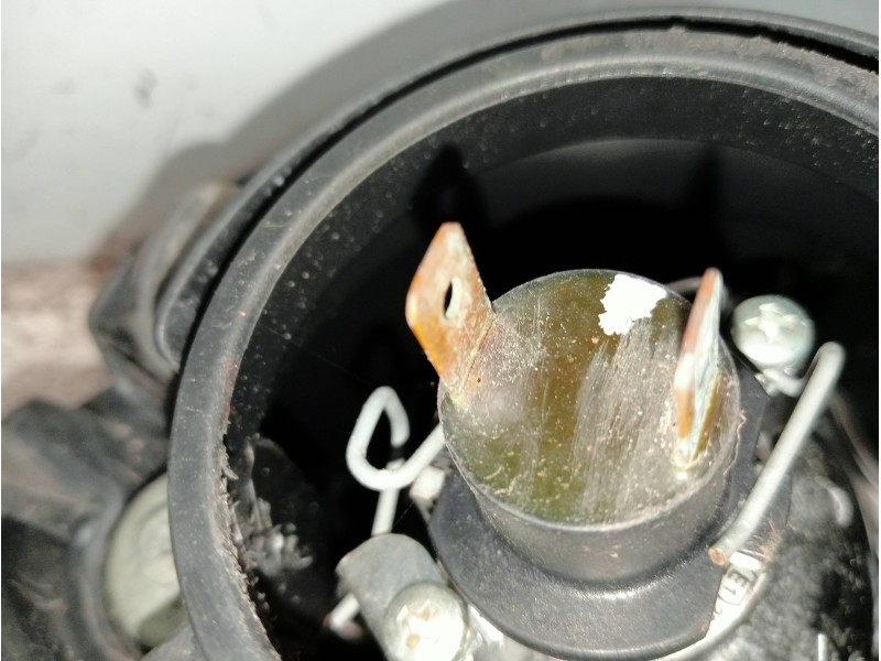Recambio de faro izquierdo para mazda 3 berlina (bk) 1.6 crdt active referencia OEM IAM   