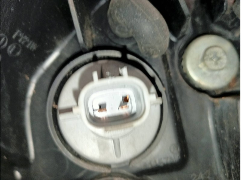 Recambio de faro izquierdo para mazda 3 berlina (bk) 1.6 crdt active referencia OEM IAM   