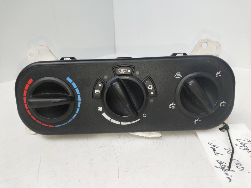 Recambio de mando calefaccion / aire acondicionado para dodge caliber 2.0 16v crd cat referencia OEM IAM P5511187AA  