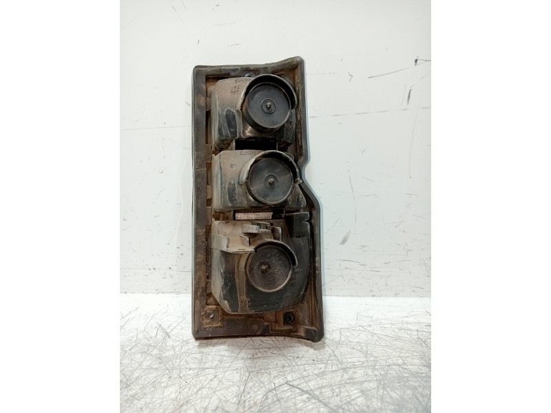 Recambio de piloto trasero izquierdo para daihatsu rocky 2.8 td referencia OEM IAM   