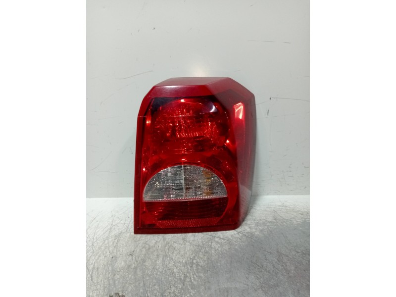 Recambio de piloto trasero derecho para dodge caliber sxt referencia OEM IAM 05303752  