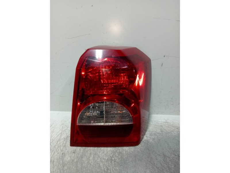 Recambio de piloto trasero derecho para dodge caliber s referencia OEM IAM 05303752  