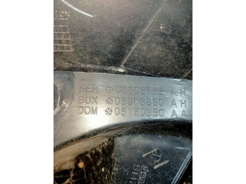 Recambio de piloto trasero derecho para dodge caliber s referencia OEM IAM 05303752  