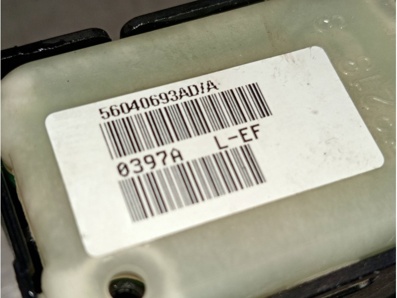 Recambio de mando elevalunas delantero derecho para dodge caliber s referencia OEM IAM 56040693ADA 0397A 5P