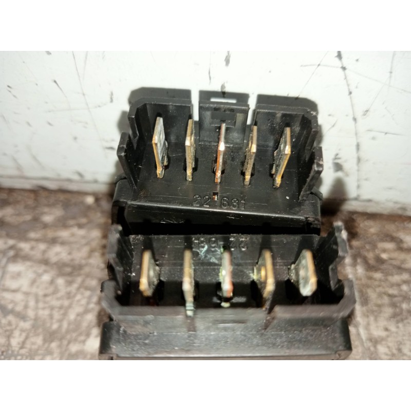 Recambio de mando elevalunas delantero izquierdo para peugeot 306 berlina 4 puertas (s1) style dt referencia OEM IAM   4P