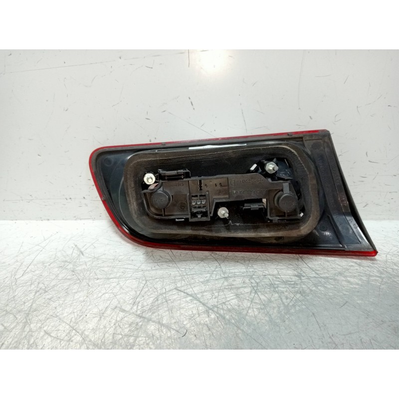 Recambio de piloto trasero derecho interior para fiat croma (194) 1.9 8v jtd cat (939a1000 / 192a8000) referencia OEM IAM 517272