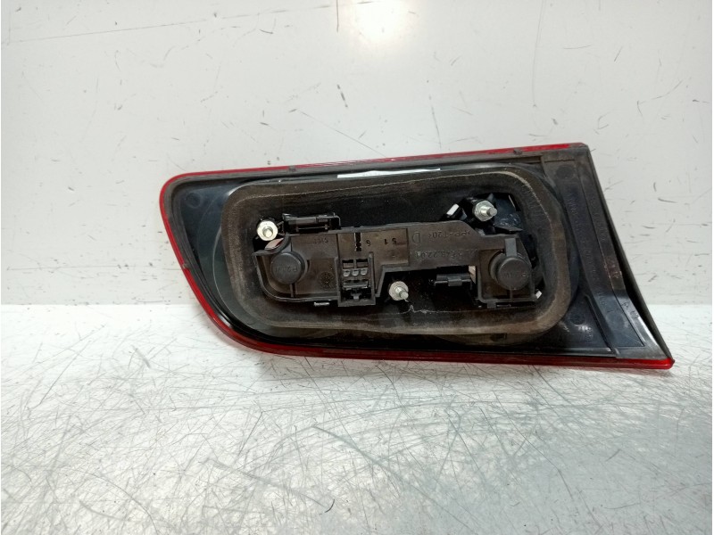 Recambio de piloto trasero derecho interior para fiat croma (194) 1.9 8v jtd cat (939a1000 / 192a8000) referencia OEM IAM 517272