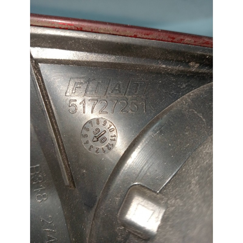 Recambio de piloto trasero derecho interior para fiat croma (194) 1.9 8v jtd cat (939a1000 / 192a8000) referencia OEM IAM 517272