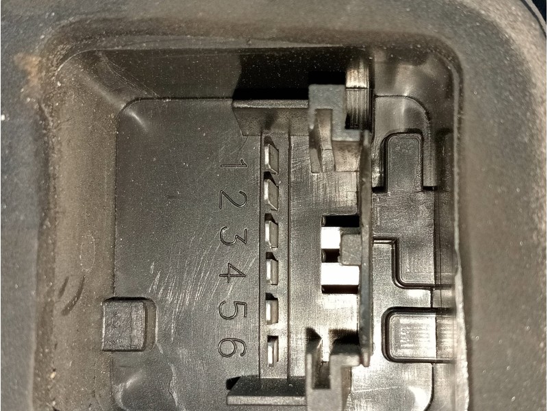 Recambio de piloto trasero derecho para fiat doblo cargo (223) 1.3 jtd referencia OEM IAM 040600999000  