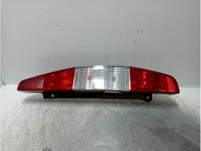 Recambio de piloto trasero derecho para fiat doblo (119) 1.3 16v jtd dynamic multijet referencia OEM IAM 040600999000  