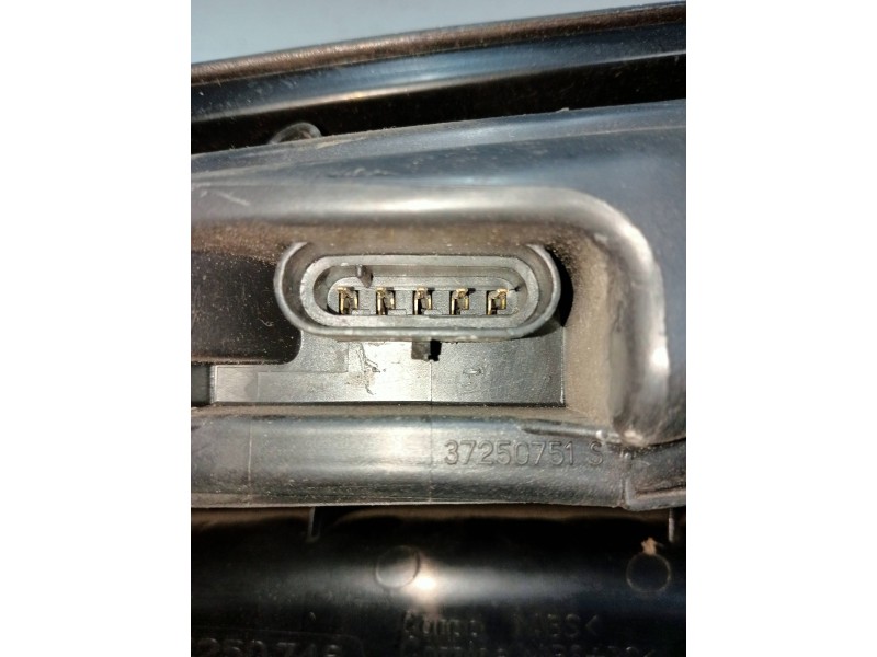 Recambio de piloto trasero izquierdo para fiat marea weekend (185) jtd 105 sx referencia OEM IAM 37240748  