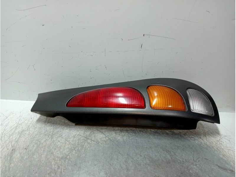 Recambio de piloto trasero derecho para fiat marea weekend (185) jtd 105 sx referencia OEM IAM 37240748  