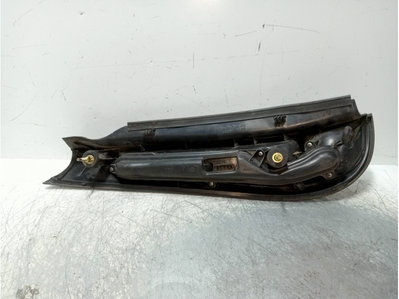 Recambio de piloto trasero derecho para fiat marea weekend (185) jtd 105 sx referencia OEM IAM 37240748  