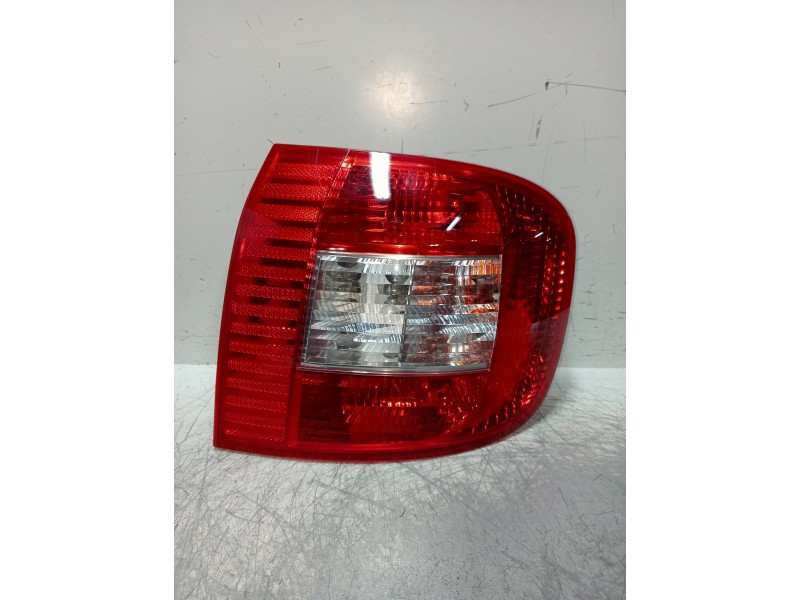 Recambio de piloto trasero derecho para fiat multipla (186) 1.9 jtd cat referencia OEM IAM 27550202  