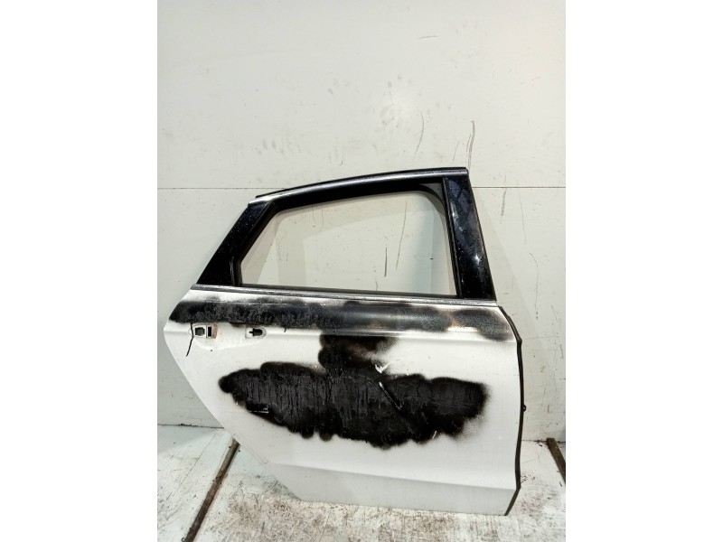 Recambio de puerta trasera derecha para ford mondeo lim. trend referencia OEM IAM   5P
