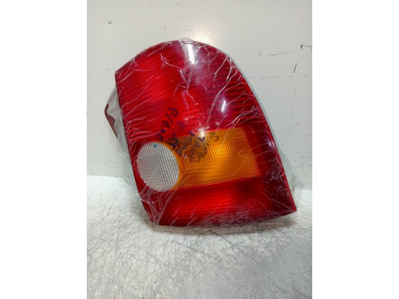 Recambio de piloto trasero izquierdo para fiat palio weekend (178) referencia OEM IAM 46537831 386500112 