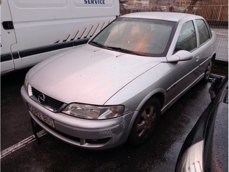 opel vectra b berlina del año 2002