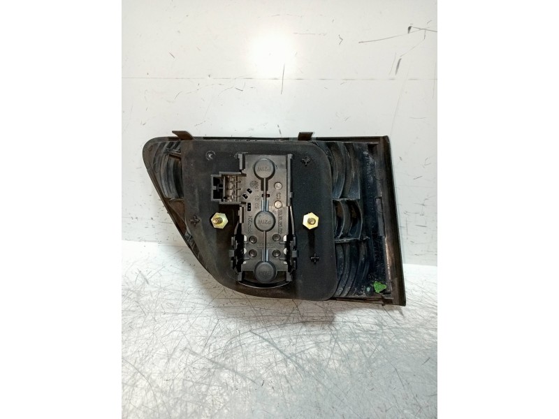 Recambio de piloto trasero derecho para fiat stilo multi wagon (192) 1.9 8v jtd cat (939a1000 / 192a8000) referencia OEM IAM 517