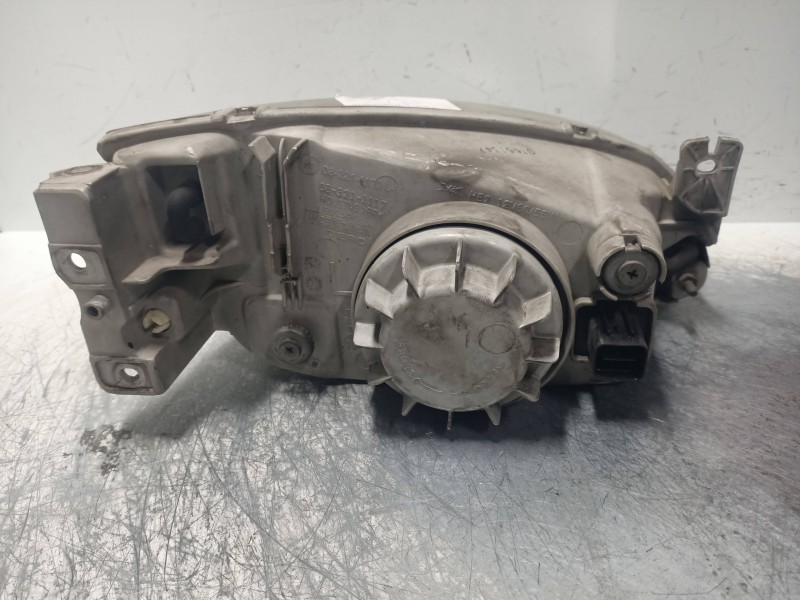 Recambio de faro izquierdo para hyundai lantra berlina (rd) 1.9 d gls referencia OEM IAM   