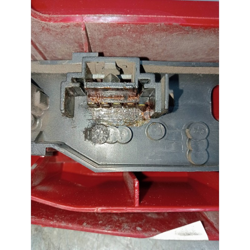 Recambio de piloto trasero derecho para fiat seicento (187) vintage referencia OEM IAM 39660748  