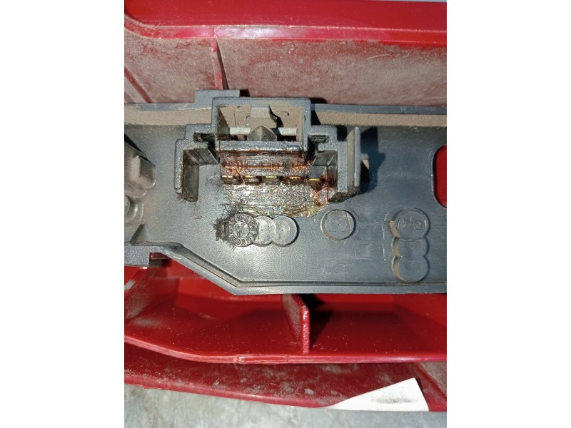 Recambio de piloto trasero derecho para fiat seicento (187) vintage referencia OEM IAM 39660748  