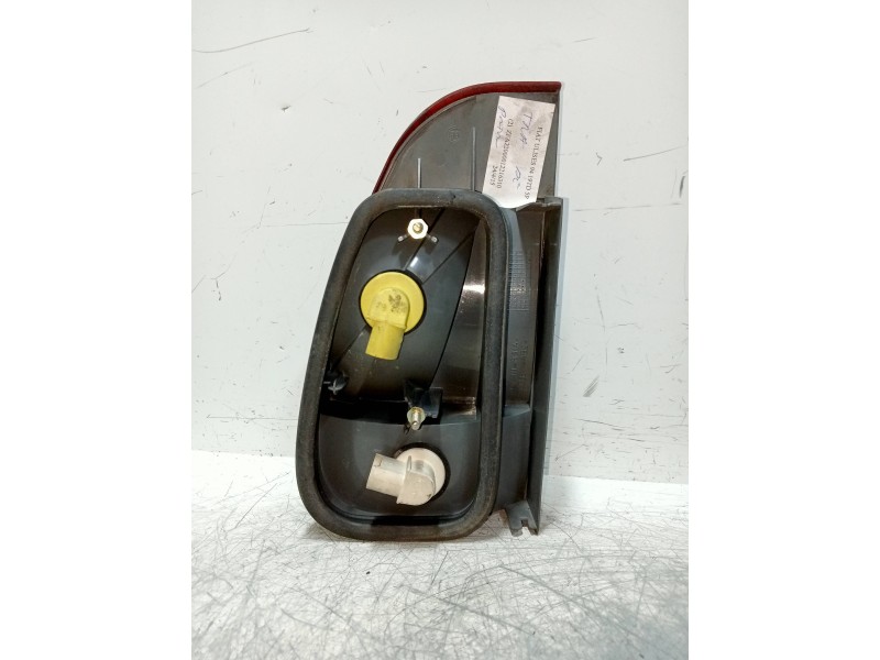 Recambio de piloto trasero derecho para fiat ulysse (121) 1.9 turbodiesel referencia OEM IAM   