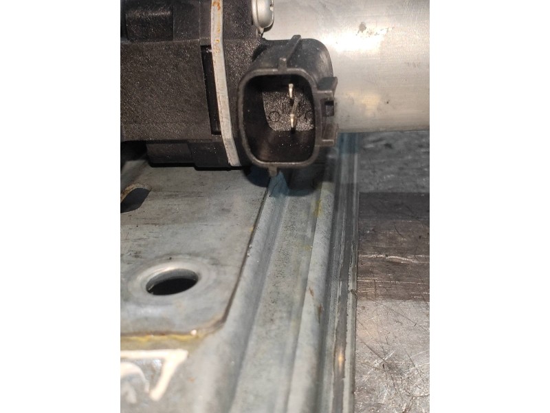 Recambio de elevalunas delantero derecho para renault captur helly hansen referencia OEM IAM 128001471B 5P 807200713R-9030319C