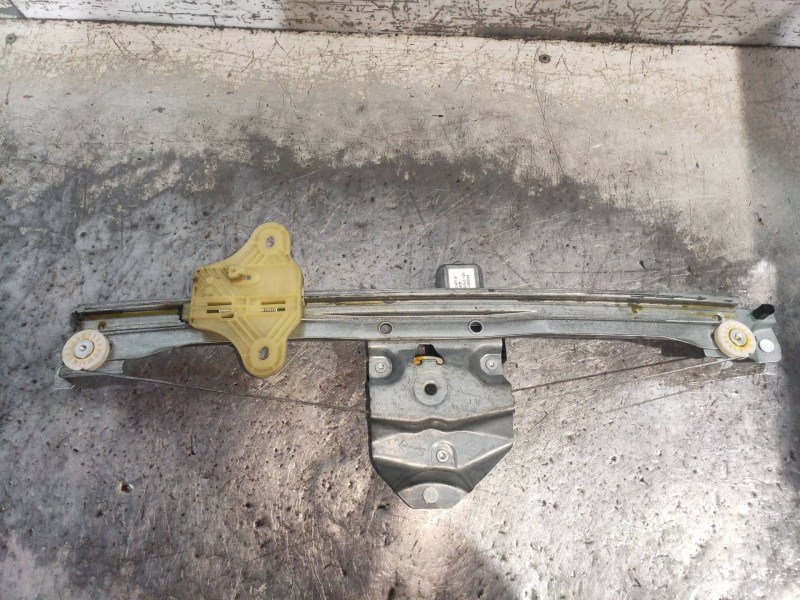 Recambio de elevalunas delantero derecho para renault captur helly hansen referencia OEM IAM 128001471B 5P 807200713R-9030319C