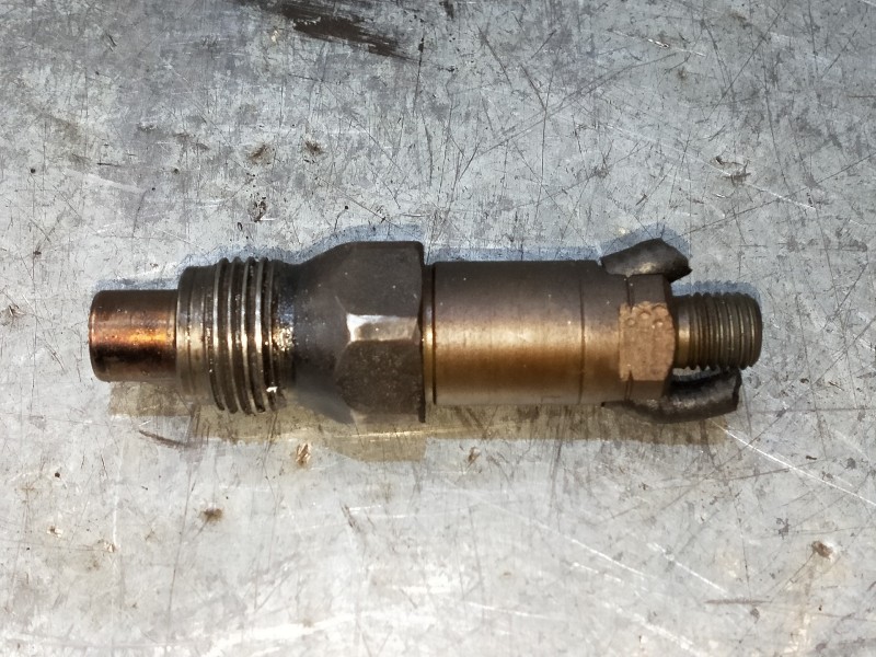Recambio de inyector para peugeot 205 berlina 1.8 d mito referencia OEM IAM LCR6730705D  LUCAS