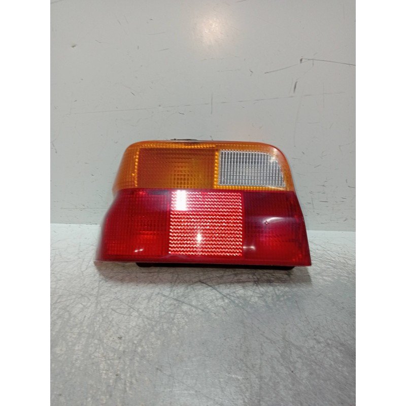 Recambio de piloto trasero izquierdo para ford escort berlina/turnier 1.3 cat referencia OEM IAM   