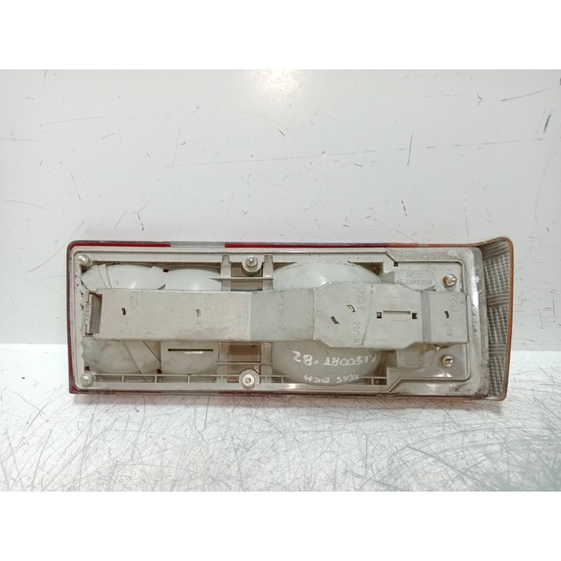 Recambio de piloto trasero derecho para ford escort berl./turn./cab./express referencia OEM IAM    Recambio de piloto trasero derecho para ford escort berl./turn./cab./express referencia OEM IAM