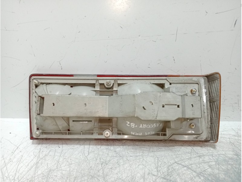 Recambio de piloto trasero derecho para ford escort berl./turn./cab./express referencia OEM IAM    Recambio de piloto trasero derecho para ford escort berl./turn./cab./express referencia OEM IAM