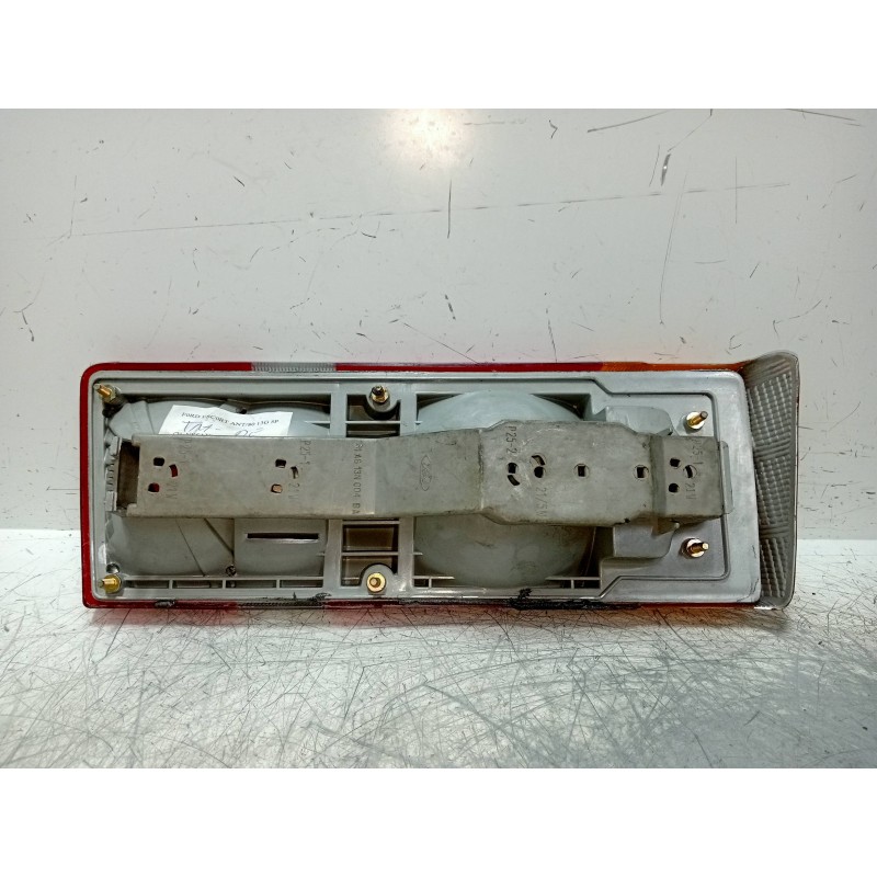 Recambio de piloto trasero derecho para ford escort berl./turn./cab./express 1.3 referencia OEM IAM   