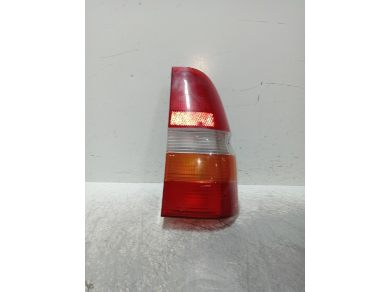 Recambio de piloto trasero derecho para ford escort berlina/turnier referencia OEM IAM   