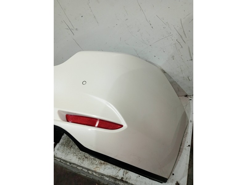 Recambio de paragolpes trasero para mazda 3 berlina (bp) evolution referencia OEM IAM   