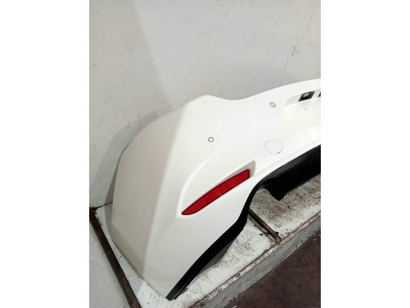 Recambio de paragolpes trasero para mazda 3 berlina (bp) evolution referencia OEM IAM   