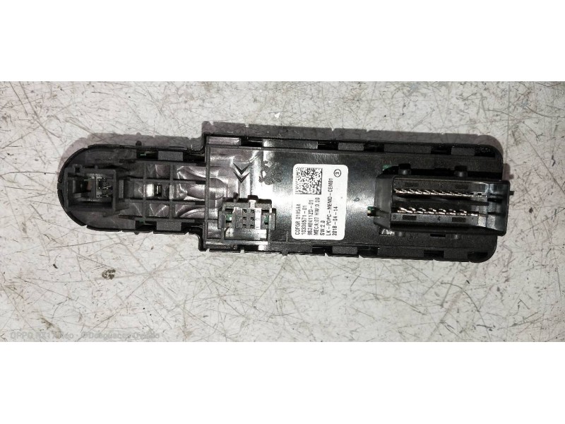 Recambio de mando elevalunas delantero izquierdo para opel grandland x excellence referencia OEM IAM 98248411ZD 1033657101 