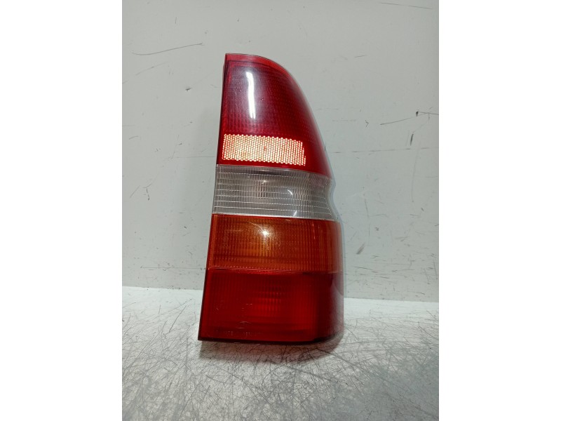 Recambio de piloto trasero derecho para ford escort berl./turnier referencia OEM IAM   